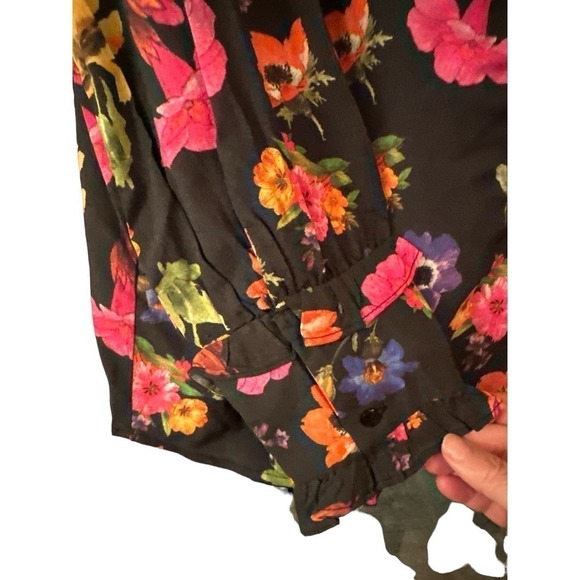 Tolani Collection Women's Cleo Button Front Floral Ruffle Top Size 2 Black NWT - Picture 4 of 7
